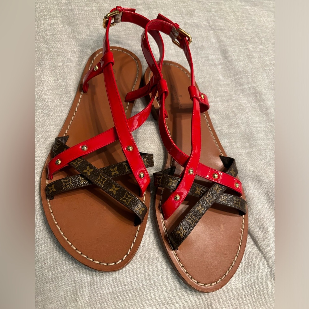 Authentic 💁🏻‍♀️Louis Vuitton  pretty sandals( size 37-1/2/7-5) - Picture 14 of 17